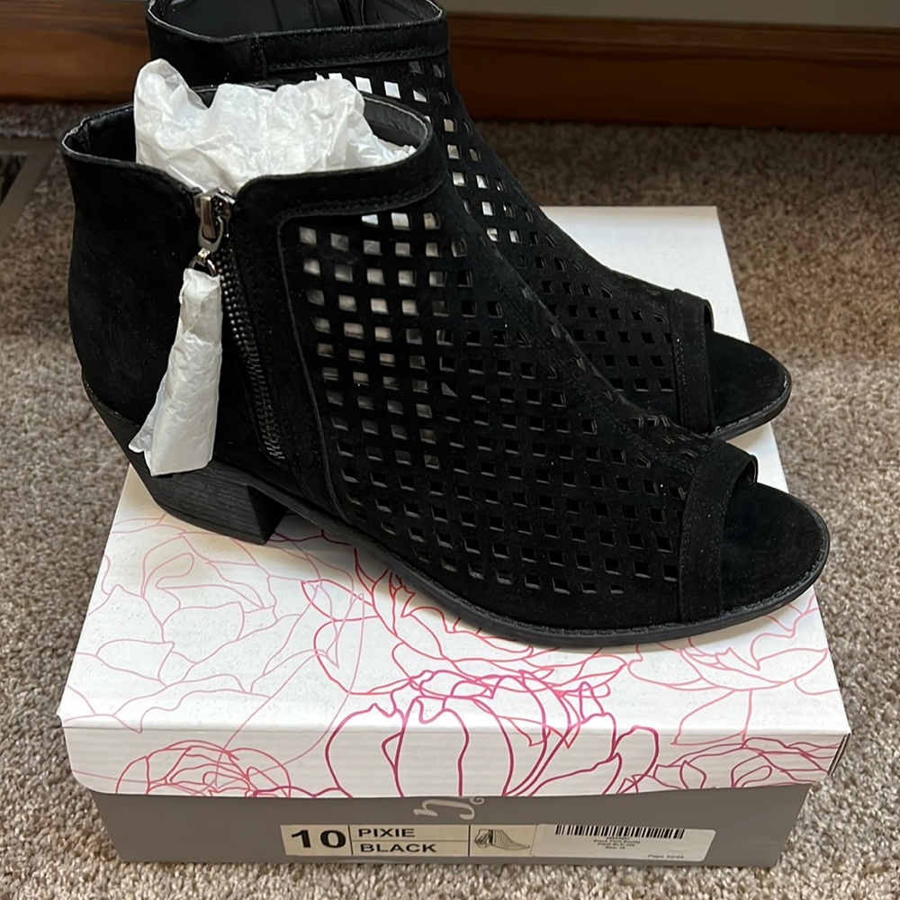 Black Pixie Bootie